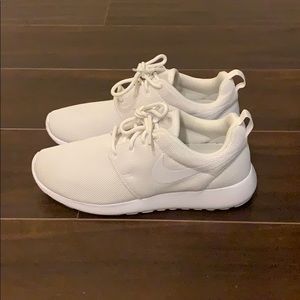 Off white Nike Roshe One Sneakers - 6.5